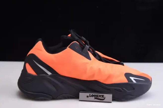 hype MNVN Orange Boost Adidas FV3258 Yeezy 700 0328